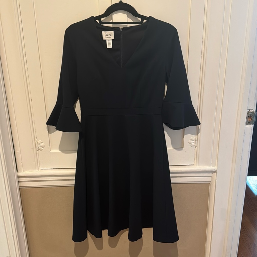 DM collection size 6, navy blue v-neck dress